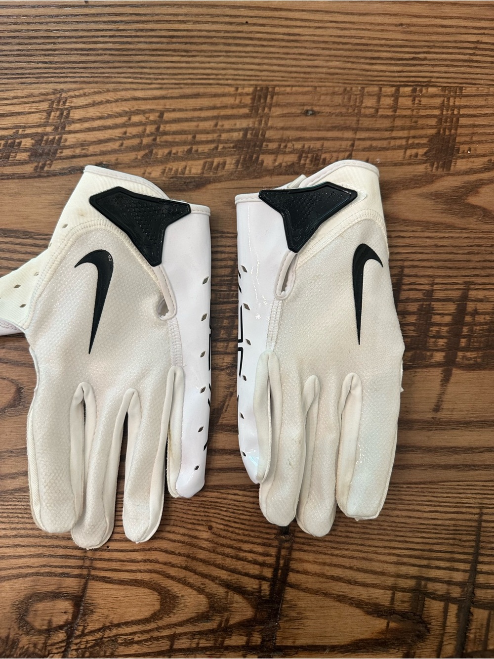 Nike Kids Large football gloves